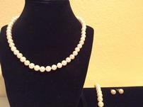 White Cultured Freshwater Pearl Set 202//151