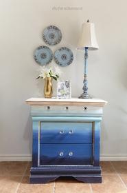 Custom End Table w/ lamp and plates 185//280
