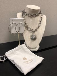 Kendra Scott Necklace And Earrings 202//269